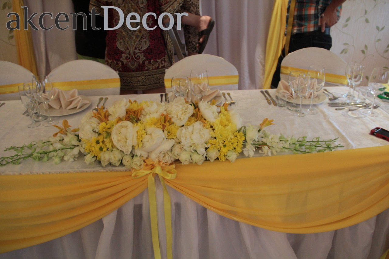 Декор свадьбы в желтом цвете: Бизнес парк Гринвуд